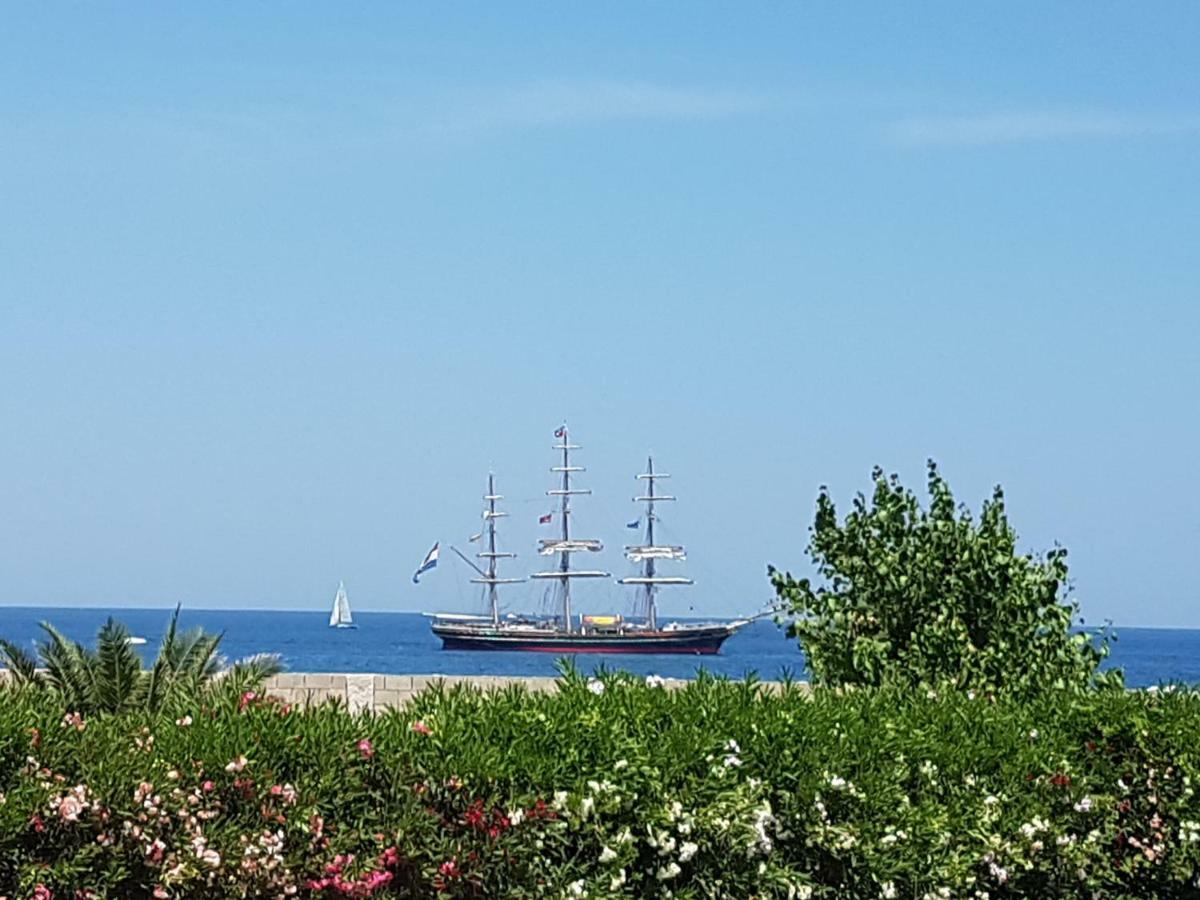 Bed & Breakfast Del Faro Giovinazzo Esterno foto